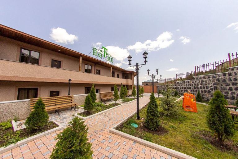 Exterior & Views, Tsaghkadzor Inn