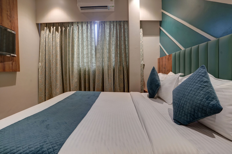 Bedroom 4, Starville Hotel, Mumbai Suburban