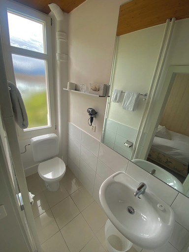 Bathroom 3, Hotel de la Paix, Interlaken