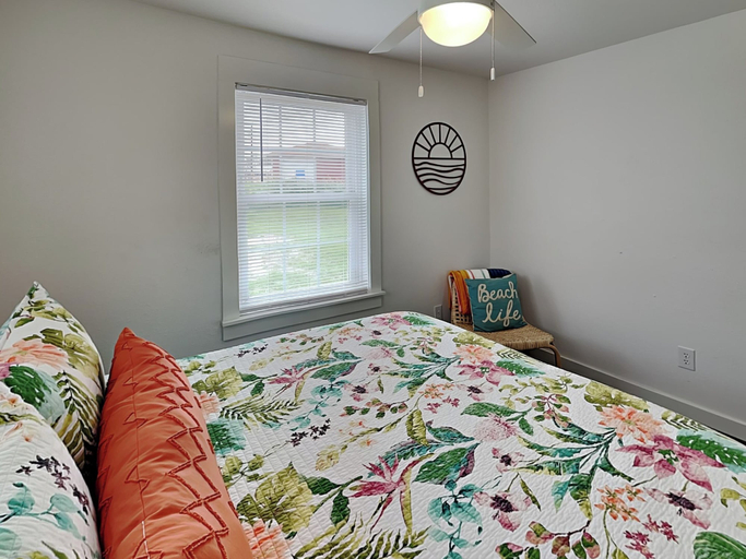Bedroom 2, Coral Cottage by Miss Kitty’s, Aransas