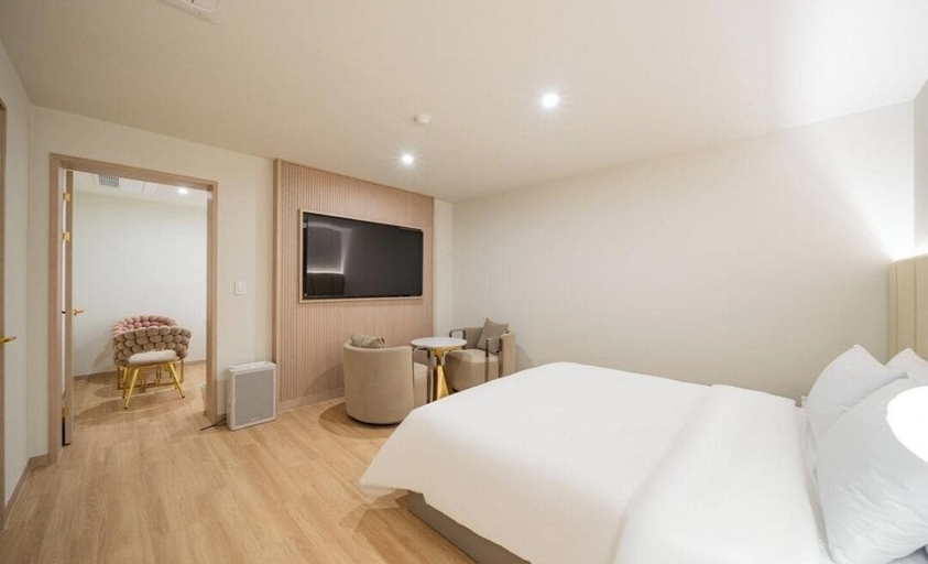 Bedroom 5, Denbastar Hotel-Kyungnam University Branch, Masan