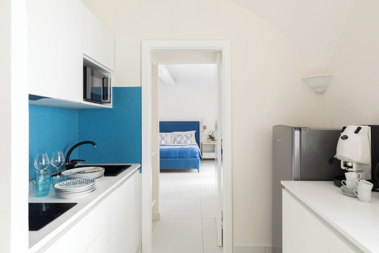 Others 5, YourHome - Tramontano Suite, Napoli