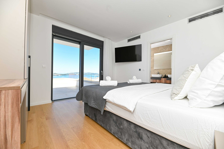 Bedroom 3, Villa Oasis, Trogir