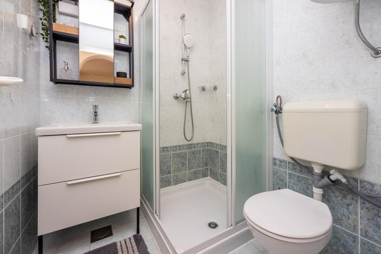 Bathroom 3, Tami, Crikvenica