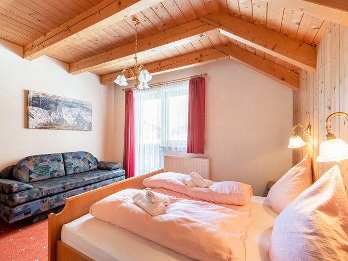 Bedroom 2, Sunlit Apartment near Ski Area in Längenfeld, Imst