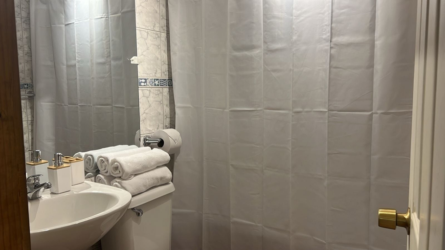Bathroom 3, Pangui Lodge, Ñuble