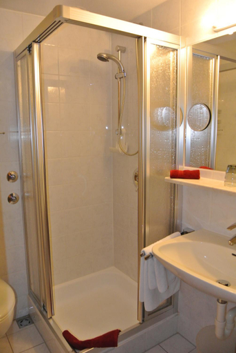 Bathroom 4, AKZENT Hotel Am Bach, Kitzingen