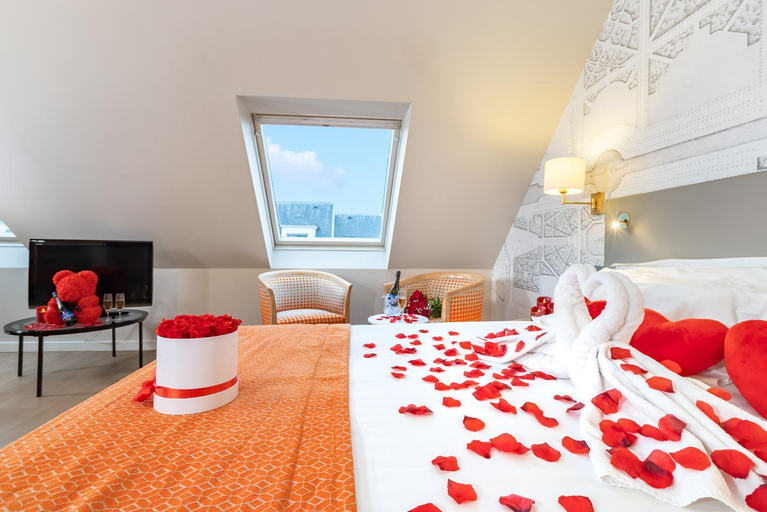 Bedroom 2, Hotel Montbriand Antony - Ancien Alixia, Hauts-de-Seine
