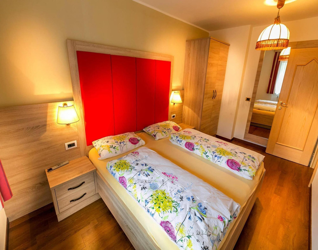 Room 5, Apartment Ortisei Near Seiser Alm Ski Lift, Bolzano