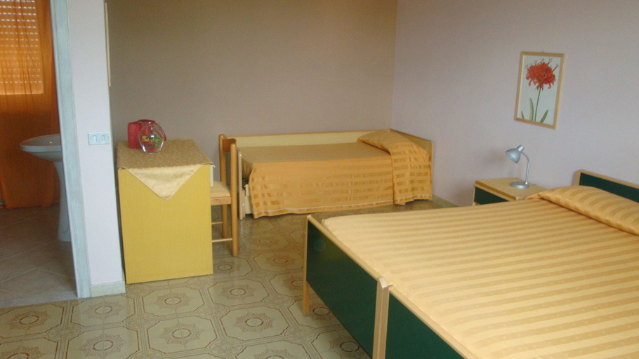 Bedroom 4, King's Hotel, Olbia-Tempio