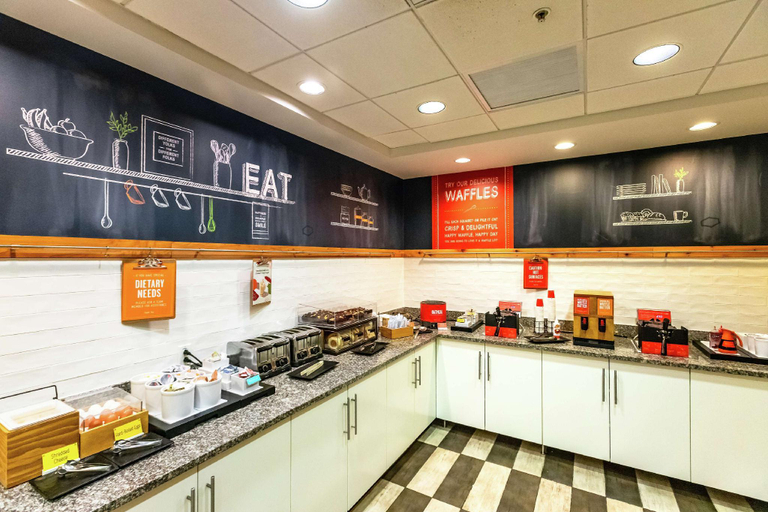 Food & Drinks 5, Hampton Inn & Suites Sarasota/Bradenton-Airport, Sarasota