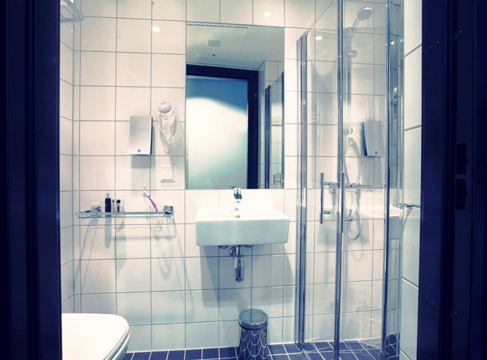 Bathroom 4, Comfort Hotel Xpress Tromso, Tromsø