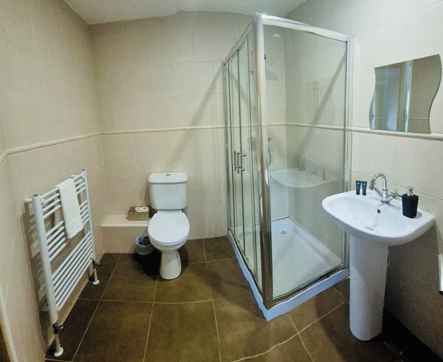 Bathroom 4, Wild Atlantic Apartments Port House Letterkenny