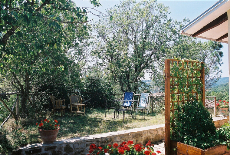 Garden 4, Farmhouse With Stables, Horses and the Ability to Make Horseback Riding, Perugia
