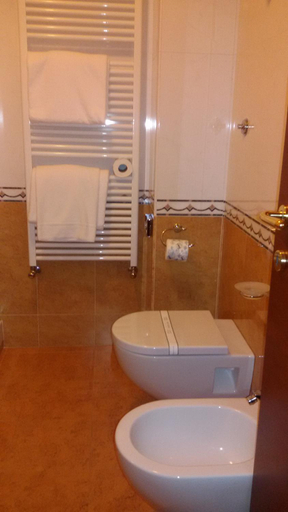 Bathroom, Hotel Lido - Beach and Palace, Viterbo