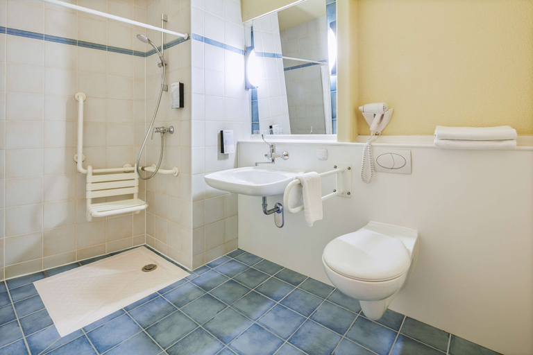 Bathroom 5, Hotel Campanile Szczecin, Szczecin