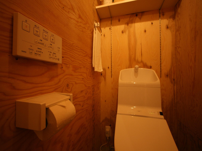 Bathroom 3, Ishigaki Guesthouse HIVE, Ishigaki