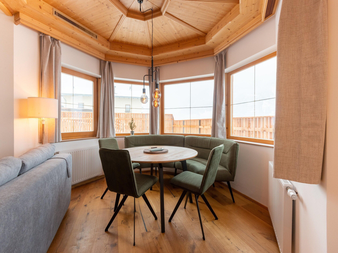 Dining 2, Apartment in Stubai Valley With Mountain View, Innsbruck Land