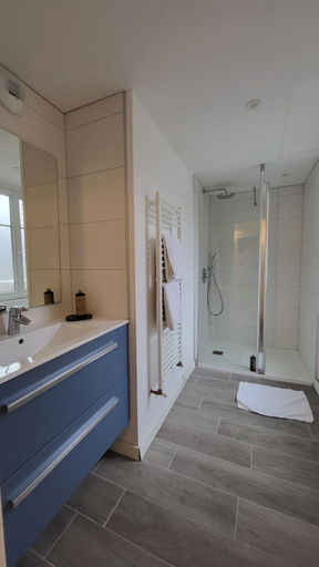 Bathroom 4, Hotel de Normandie, Eure
