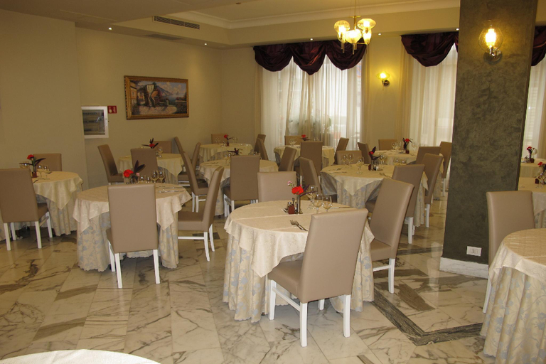 Food & Drinks 5, Hotel Club, Napoli