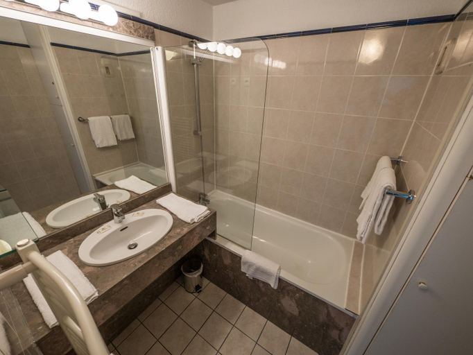 Bathroom 4, Residence Mer & Golf Sokoburu, Pyrénées-Atlantiques