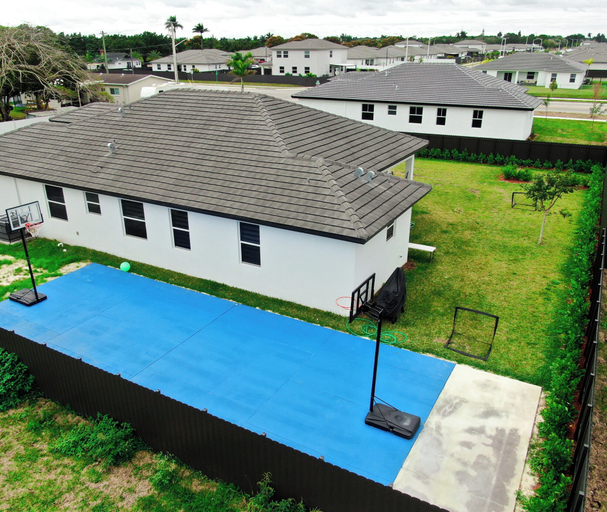 Exterior & Views 2, The Cozy Palm House, Miami-Dade