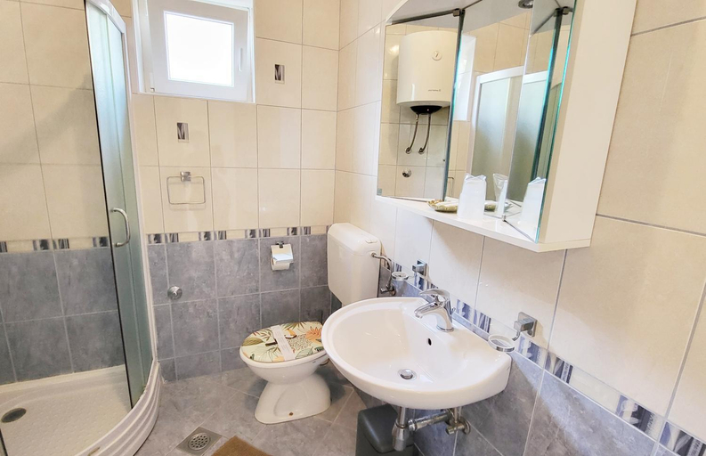 Others 5, Apartmani Agava, Dobrinj