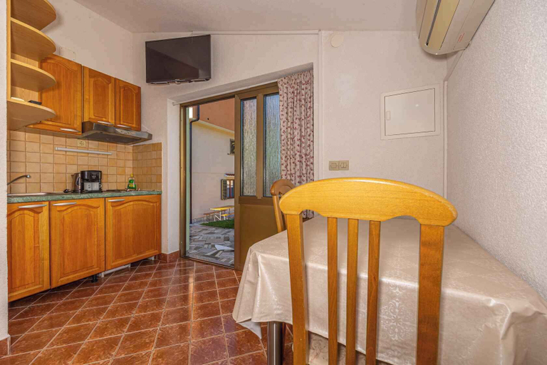 Others 5, Studio Mistral 5, Crikvenica