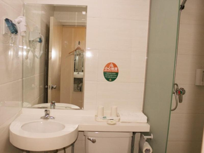 Bedroom 4, GreenTree Alliance Dezhou Decheng District South Jiefang Avenue Xinhua Road Hotel, Dezhou