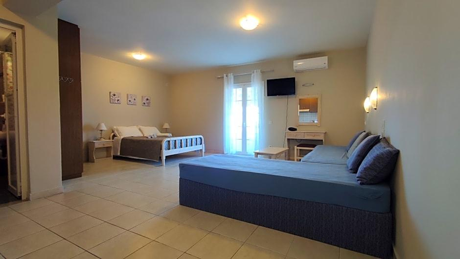Bedroom 2, Oskars Studios & Apartments, Ionian Islands