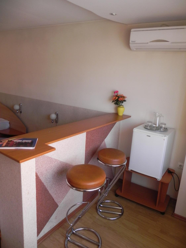 Others 4, Hotel Zimbru, Cluj-napoca
