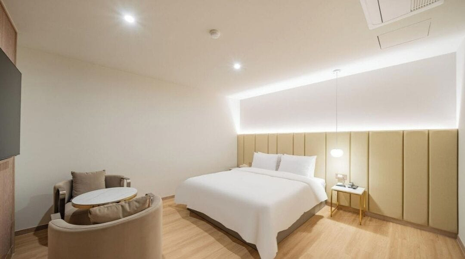 Bedroom 4, Denbastar Hotel-Kyungnam University Branch, Masan