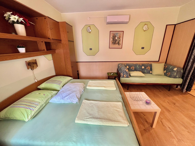 Bedroom 2, Apartment Marija 6, Crikvenica