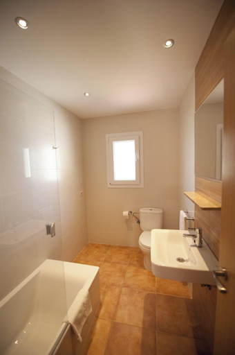 Bathroom 4, Apartamentos Maribel, Baleares