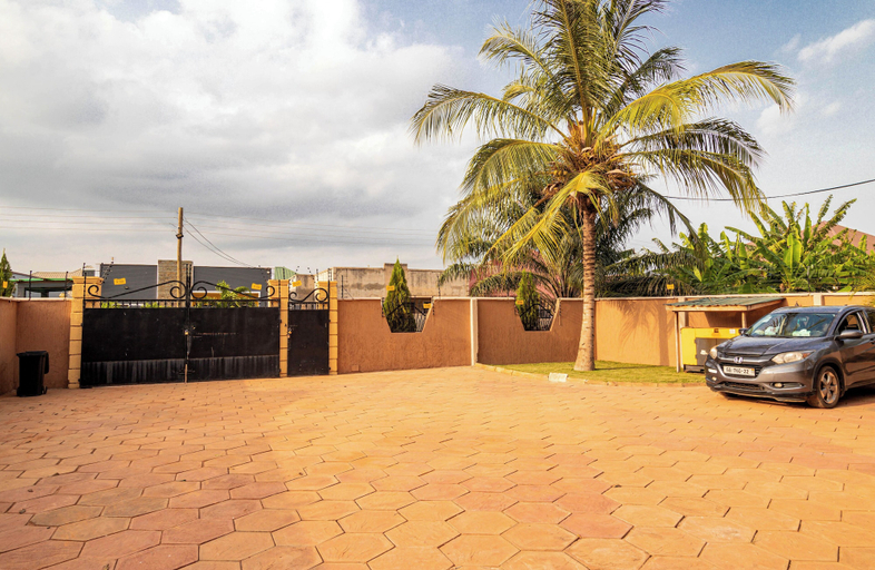 Others 5, Coded Guest House, Tema