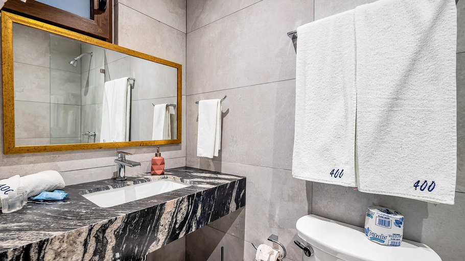 Bathroom 3, Marboka Hotel & Suites, Puerto Vallarta