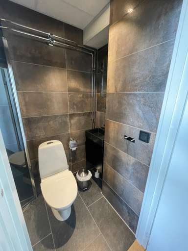 Bathroom 4, Dream - Luxury Hostel, Helsingborg