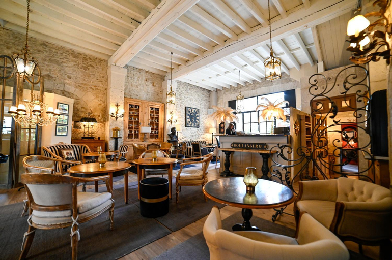 Others 5, Hotel Gounod, Bouches-du-Rhône
