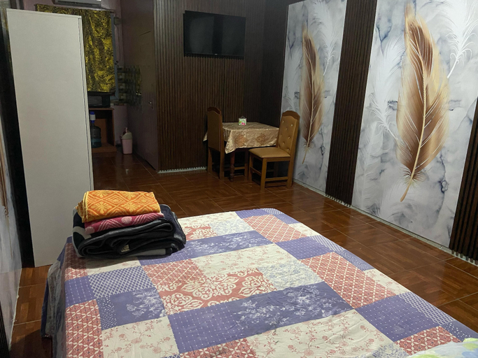 Bedroom 3, Bina's Inn hotel, Blauwgrond