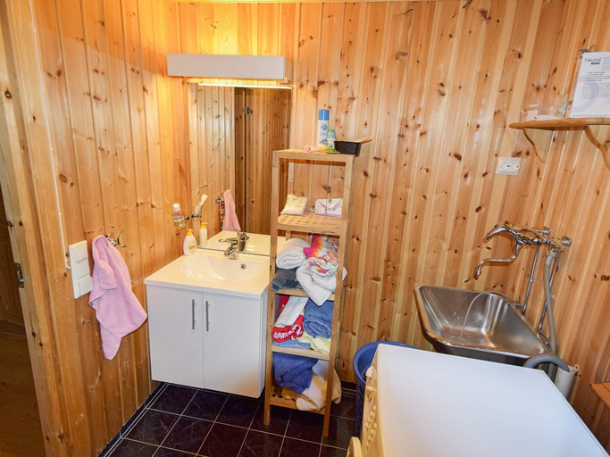 Bathroom, person holiday home in Botnhamn, Lenvik