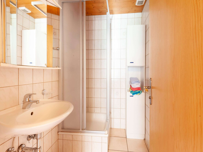 Bathroom 4, Apartment With Garden Near Hiking Trails, Schwaz