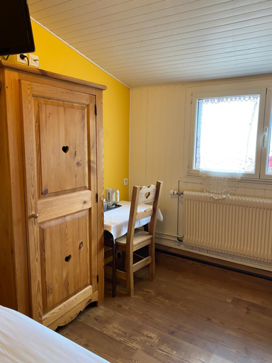 Bedroom 2, Hôtel du Château Annecy, Haute-Savoie