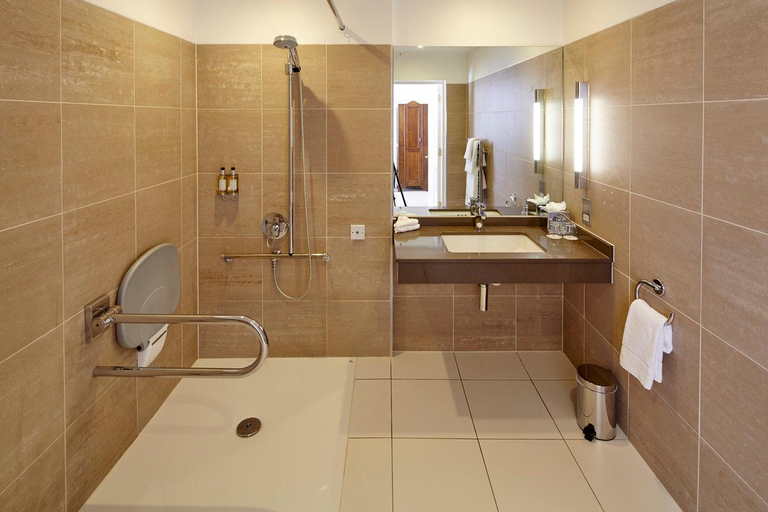 Bathroom, Taplow House Hotel & Spa, Buckinghamshire