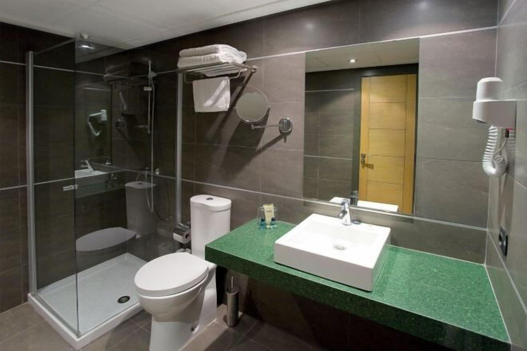 Bathroom 5, THB Cala Lliteras - Adults Only, Baleares