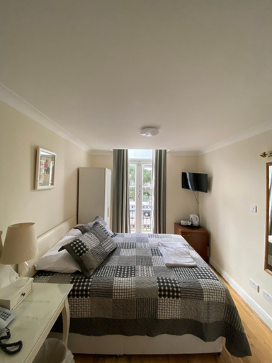 Others 5, Haven Hotel, London
