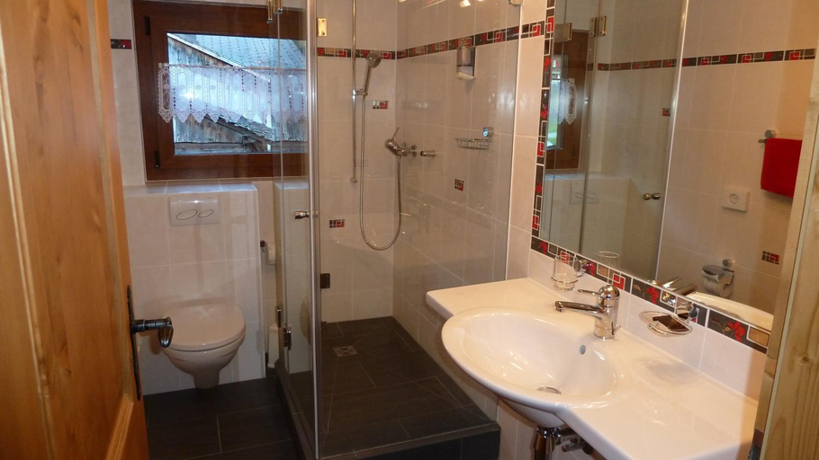 Bathroom 5, La Vallée Hotel & Spa, Entremont