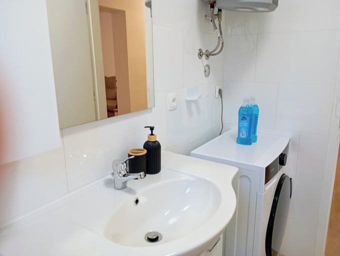 Bathroom 2, Sunny Trogir Apartment With 3 Bedrooms, Okrug
