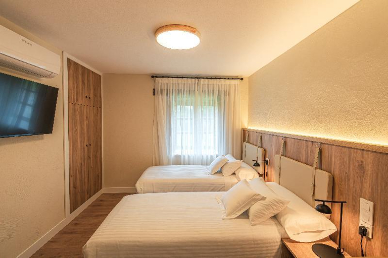 Bedroom 3, Hotel Santillana, Cantabria