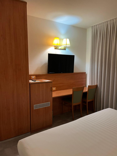 Bedroom 3, Hotel Re, Monza and Brianza