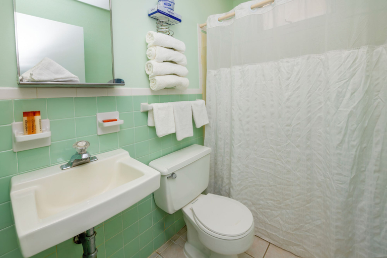 Bathroom 4, The Beach House at Drifting Sands, Ocean